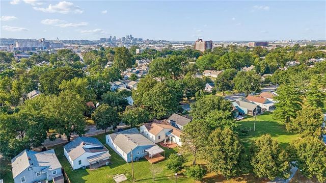 1228 E 25th Avenue, Kansas City, MO 64116