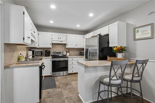 1228 E 25th Avenue, Kansas City, MO 64116