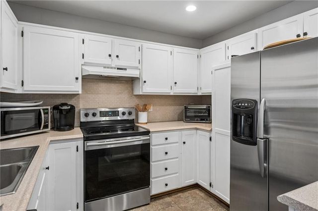 1228 E 25th Avenue, Kansas City, MO 64116