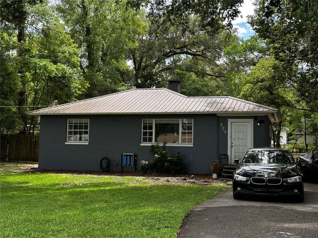 724 NE 17TH AVENUE, Ocala, FL 34470