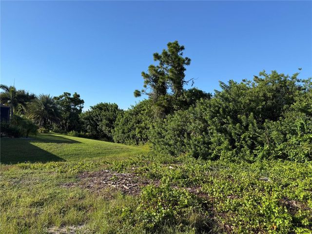 81 PINE VALLEY CT, Rotonda West, FL 33947