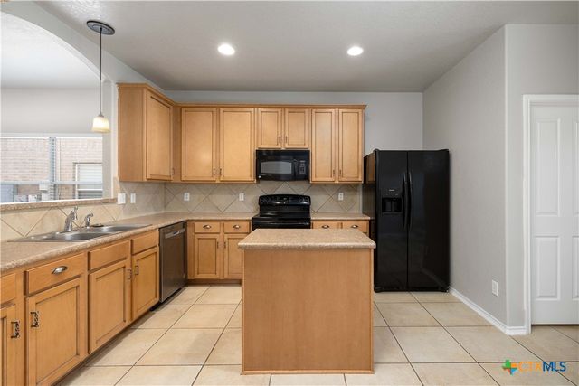 120 Clapboard Run, Cibolo, TX 78108