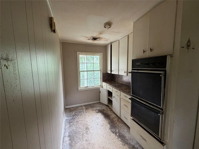 1110 18th Avenue N, Texas City, TX 77590