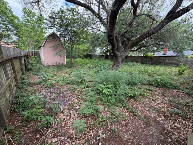 1110 18th Avenue N, Texas City, TX 77590