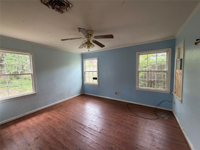 1110 18th Avenue N, Texas City, TX 77590