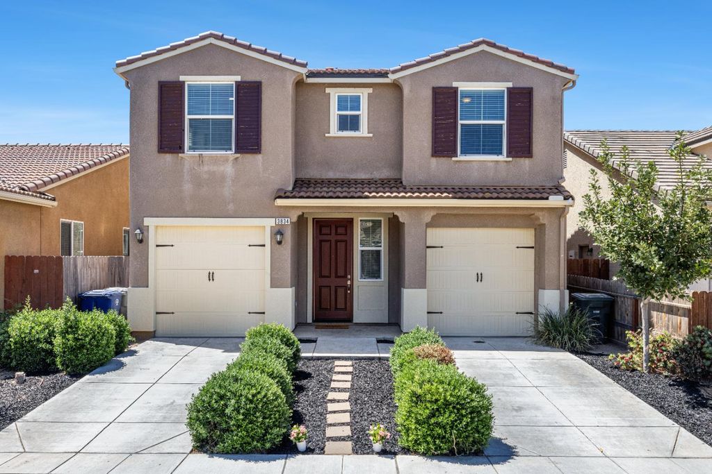 3834 Sussex Avenue, Clovis, CA 93619