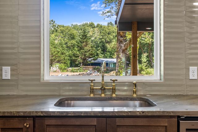 609 Albert Road, Signal Mountain, TN 37377