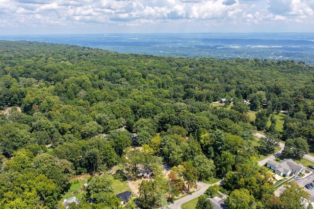 609 Albert Road, Signal Mountain, TN 37377