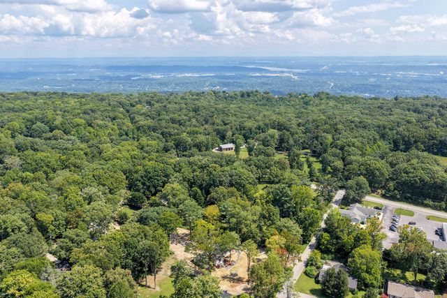 609 Albert Road, Signal Mountain, TN 37377