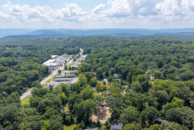 609 Albert Road, Signal Mountain, TN 37377