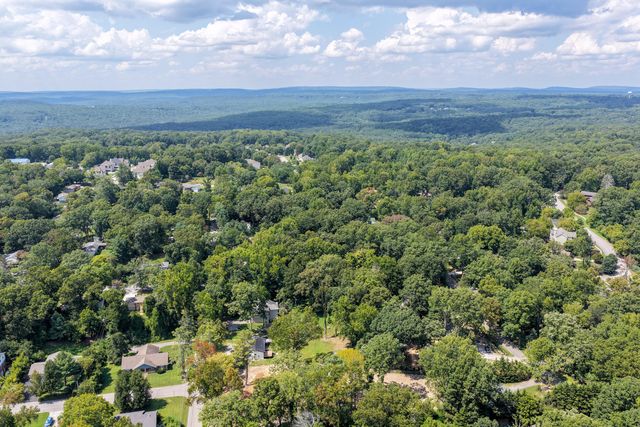 609 Albert Road, Signal Mountain, TN 37377