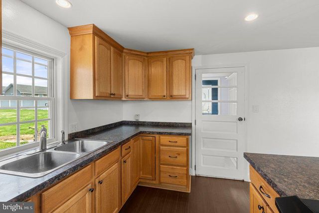 1377 APPLE ST, Ephrata, PA 17522