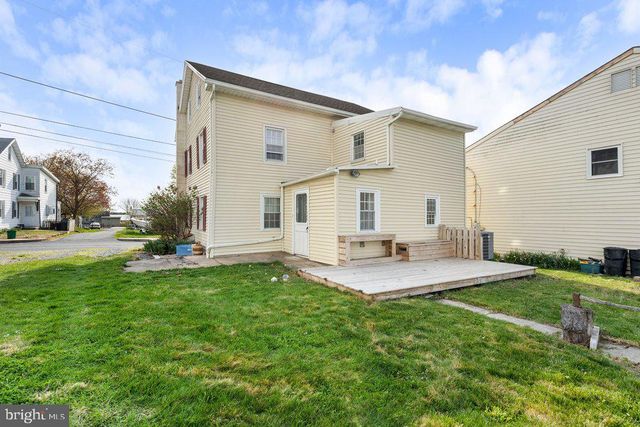 1377 APPLE ST, Ephrata, PA 17522