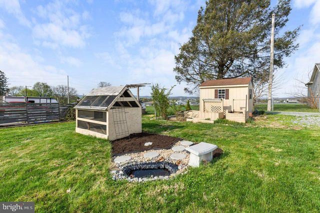 1377 APPLE ST, Ephrata, PA 17522