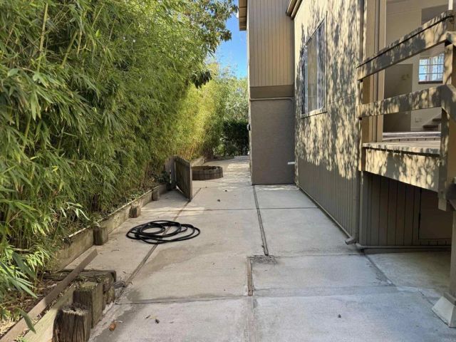 2511 El Amigo Rd, Del Mar, CA 92014