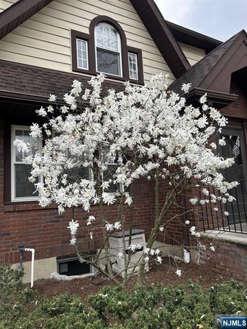 8 Laurel Avenue, Tenafly, NJ 07670