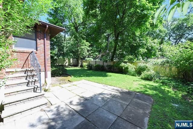 8 Laurel Avenue, Tenafly, NJ 07670