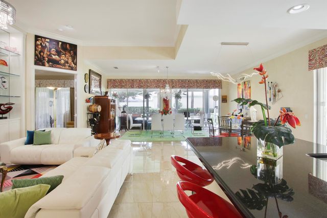 1402 James Bay Road, Palm Beach Gardens, FL 33410