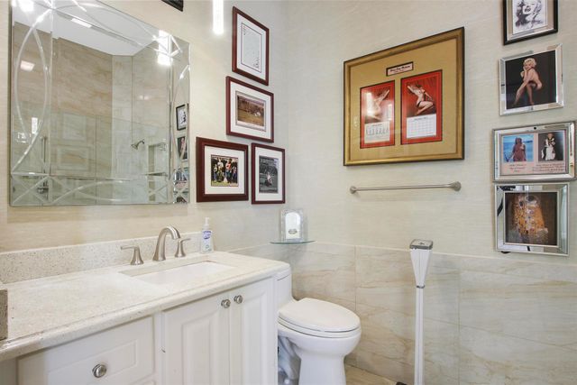 1402 James Bay Road, Palm Beach Gardens, FL 33410