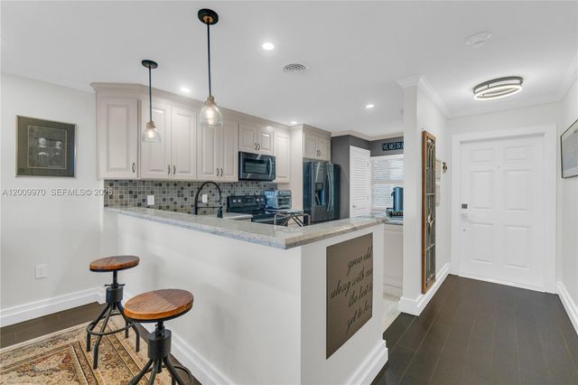 3100 NE 48th St PH6, Fort Lauderdale, FL 33308