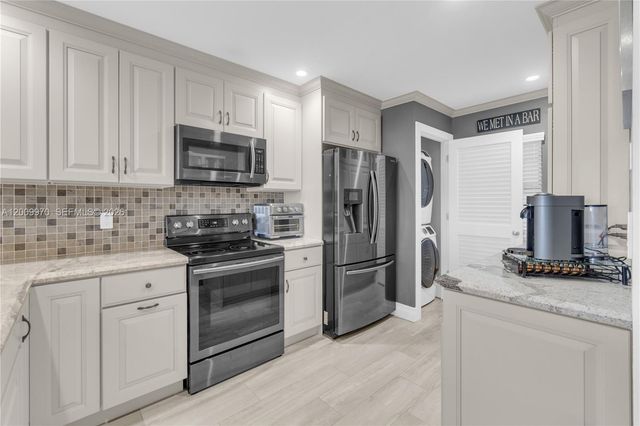 3100 NE 48th St PH6, Fort Lauderdale, FL 33308