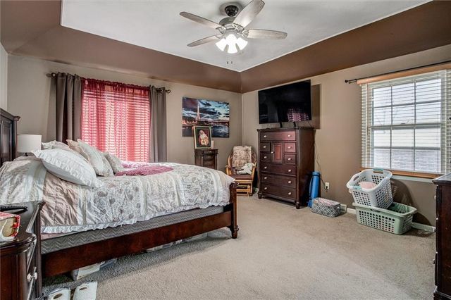 2829 Trenchard Drive, Independence, MO 64057