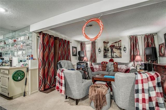 2829 Trenchard Drive, Independence, MO 64057