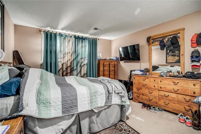 2829 Trenchard Drive, Independence, MO 64057