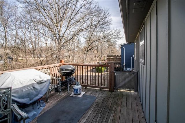 2829 Trenchard Drive, Independence, MO 64057