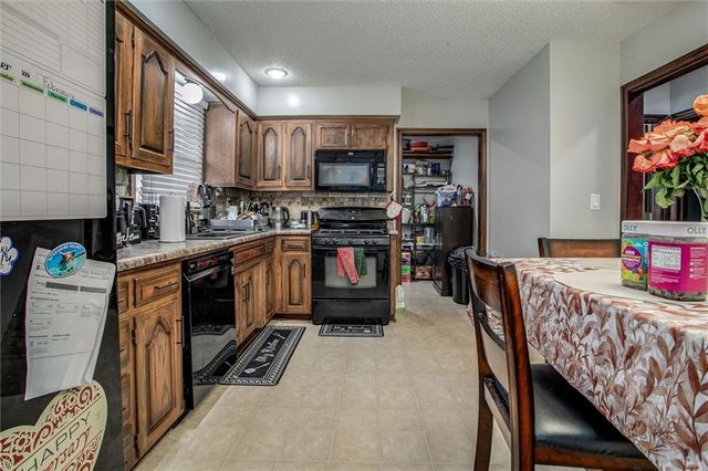 2829 Trenchard Drive, Independence, MO 64057