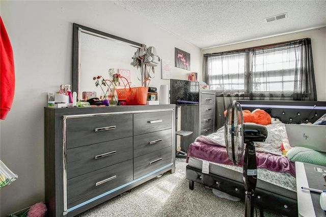 2829 Trenchard Drive, Independence, MO 64057