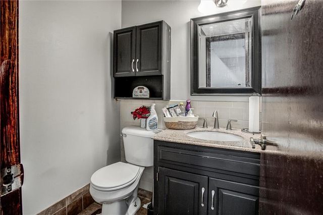 2829 Trenchard Drive, Independence, MO 64057