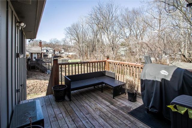 2829 Trenchard Drive, Independence, MO 64057