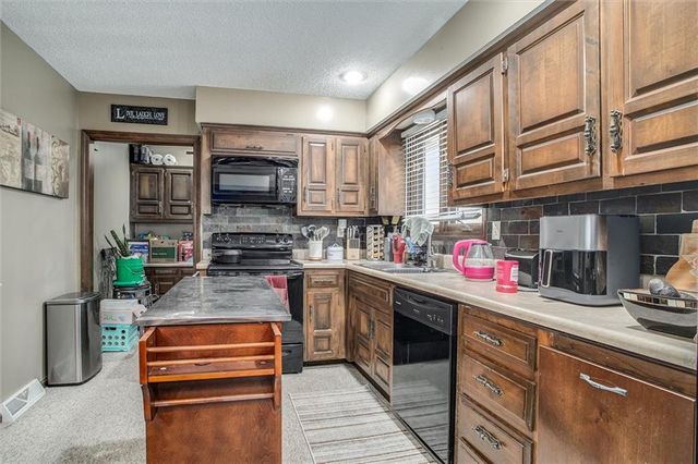 2829 Trenchard Drive, Independence, MO 64057