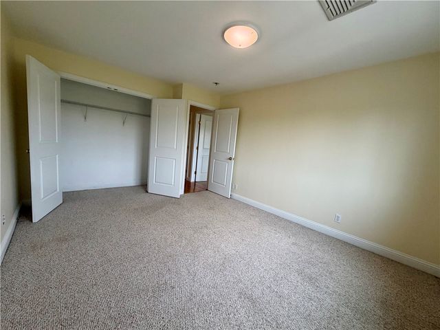 679 Metacom Avenue 68, Bristol, RI 02809