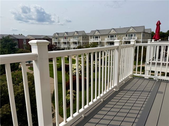 679 Metacom Avenue 68, Bristol, RI 02809