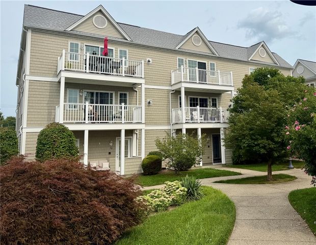 679 Metacom Avenue 68, Bristol, RI 02809