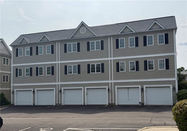 679 Metacom Avenue 68, Bristol, RI 02809