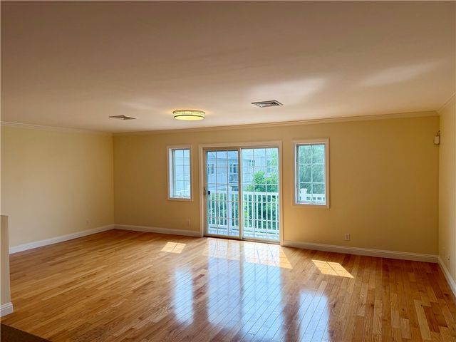 679 Metacom Avenue 68, Bristol, RI 02809