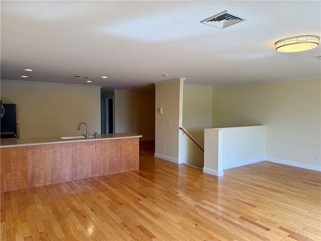 679 Metacom Avenue 68, Bristol, RI 02809