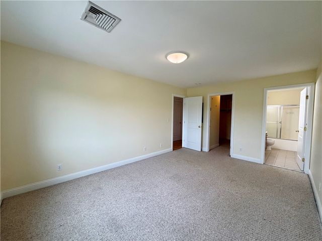 679 Metacom Avenue 68, Bristol, RI 02809
