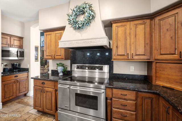 241 S Equestrian Court, Gilbert, AZ 85296