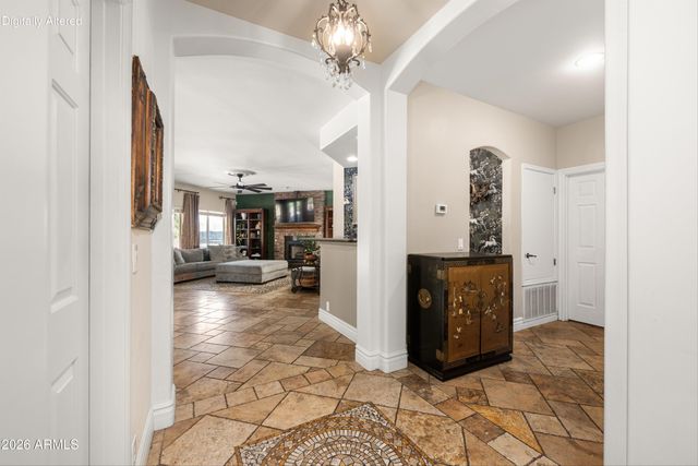241 S Equestrian Court, Gilbert, AZ 85296