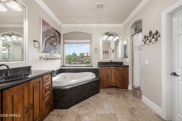 241 S Equestrian Court, Gilbert, AZ 85296