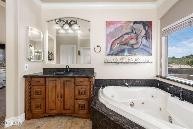 241 S Equestrian Court, Gilbert, AZ 85296