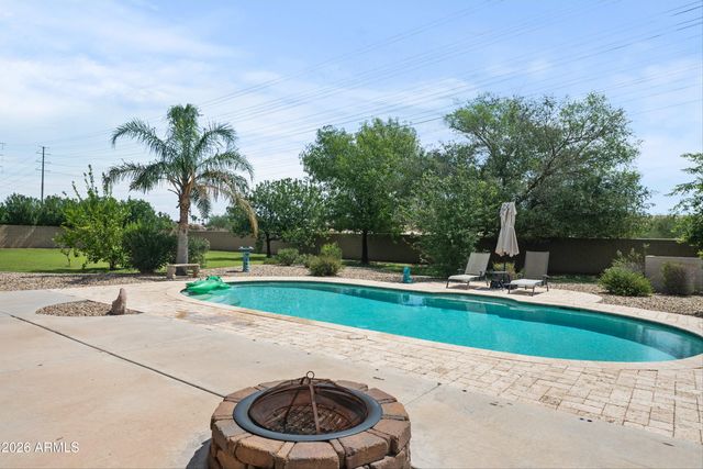 241 S Equestrian Court, Gilbert, AZ 85296
