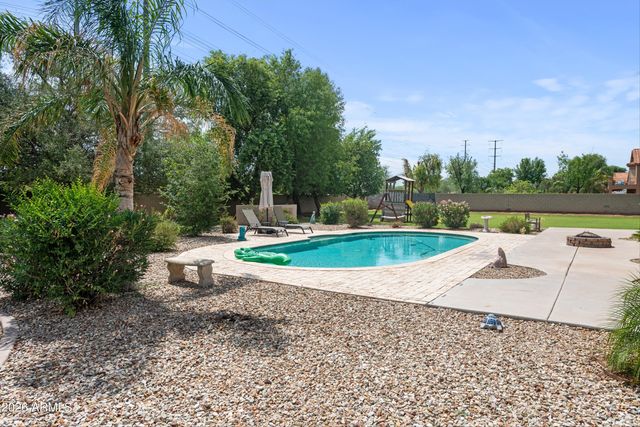 241 S Equestrian Court, Gilbert, AZ 85296
