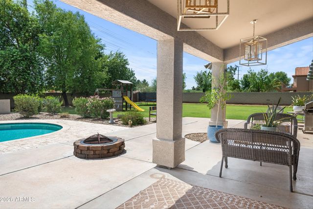 241 S Equestrian Court, Gilbert, AZ 85296