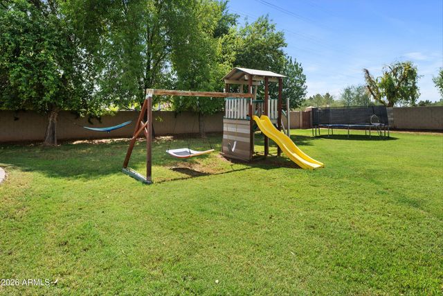 241 S Equestrian Court, Gilbert, AZ 85296