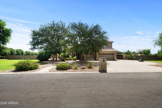 241 S Equestrian Court, Gilbert, AZ 85296